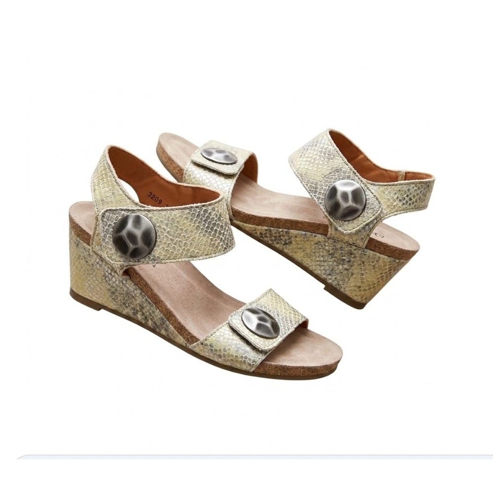 Taos Women's Carousel Beige Grey Leather Snake Print Wedge Sandals Size 37 6 6.5